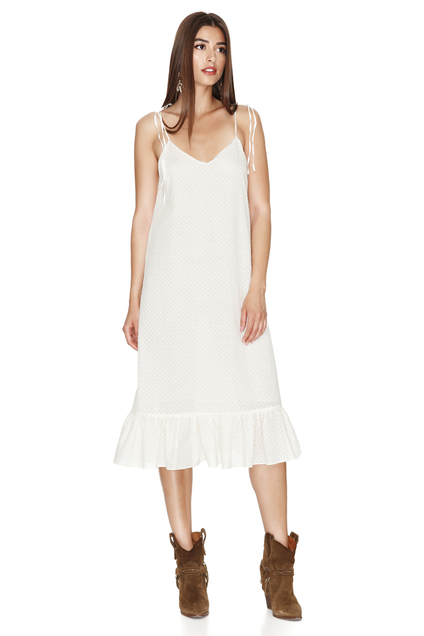 onmotiondesign Makeup With Off White Dress